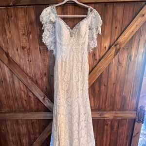 Boho Madison James Lace Wedding Gown. Size 8 Ivory